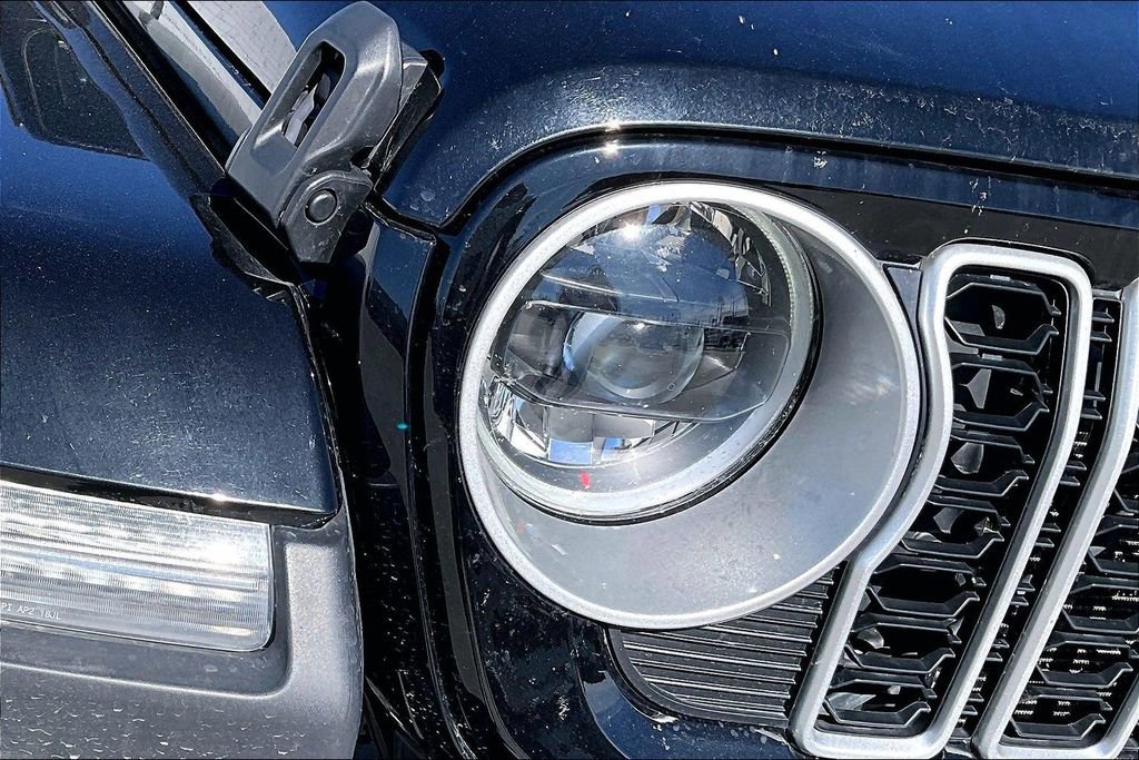 Certified 2025 Jeep Wrangler Unlimited Sahara w/ Safety Group AWD/4WD image 28