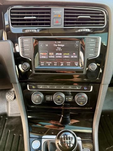 Used 2015 Volkswagen Golf TDI SEL w/ Lighting Package (SEL) image 32