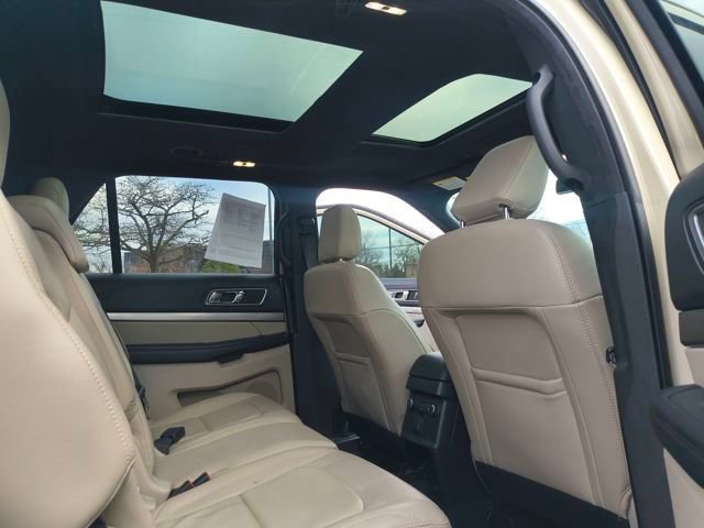 Used 2018 Ford Explorer XLT w/ Equipment Group 202A image 10