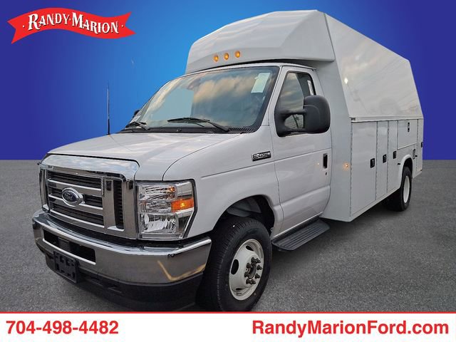 New 2025 Ford E-450 and Econoline 450 Super Duty w/ Driver's Safety Package RWD image 1