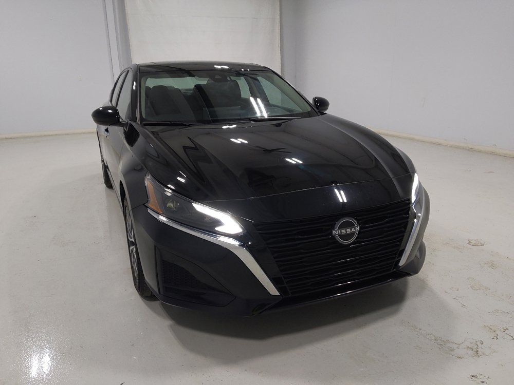 Used 2023 Nissan Altima 2.5 SV w/ SV Premium Package image 14