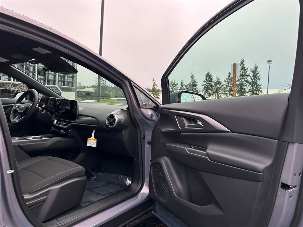 New 2026 Chevrolet Equinox EV LT image 11