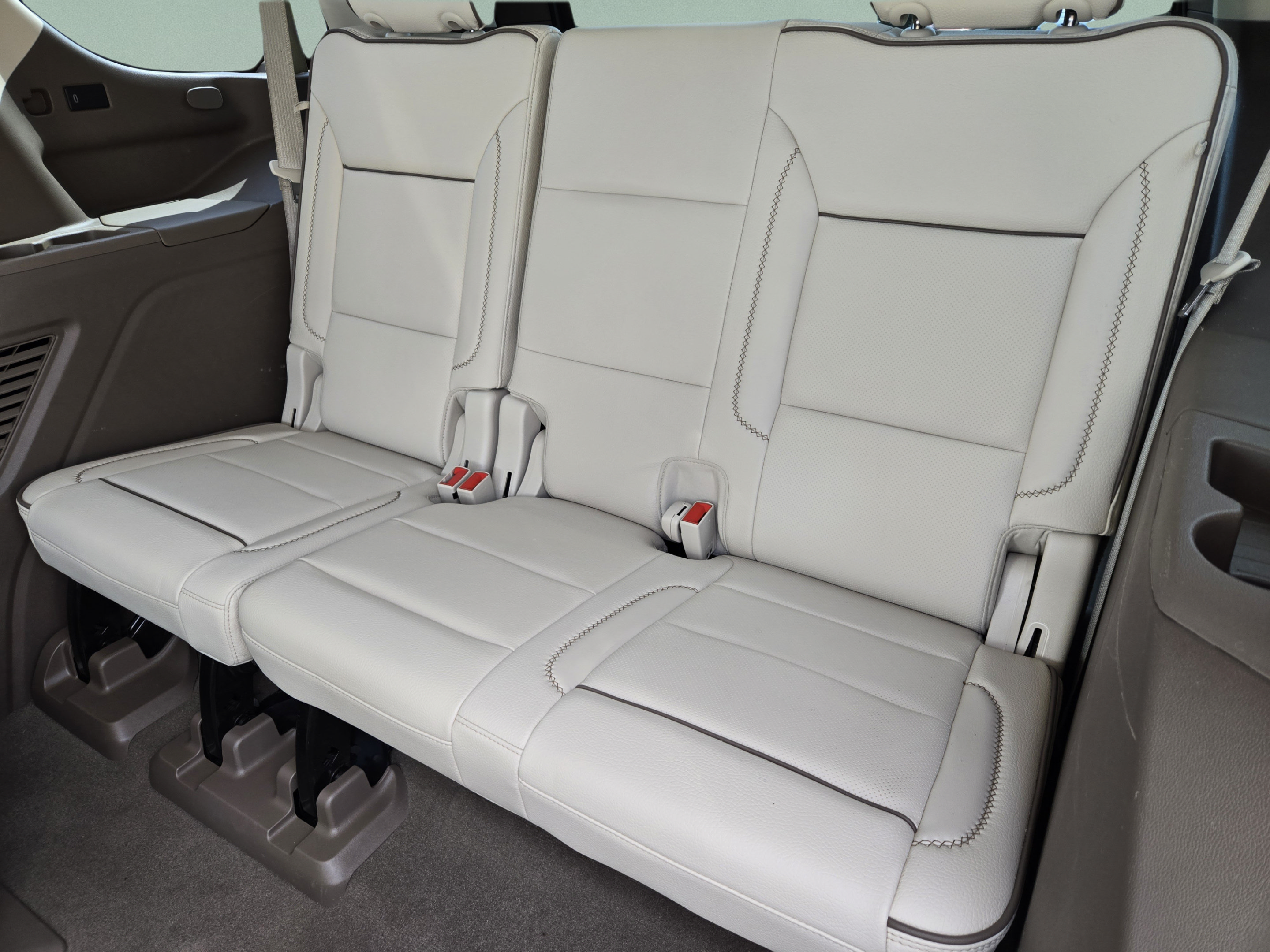 Used 2021 GMC Yukon Denali w/ Denali Ultimate Package AWD/4WD image 30