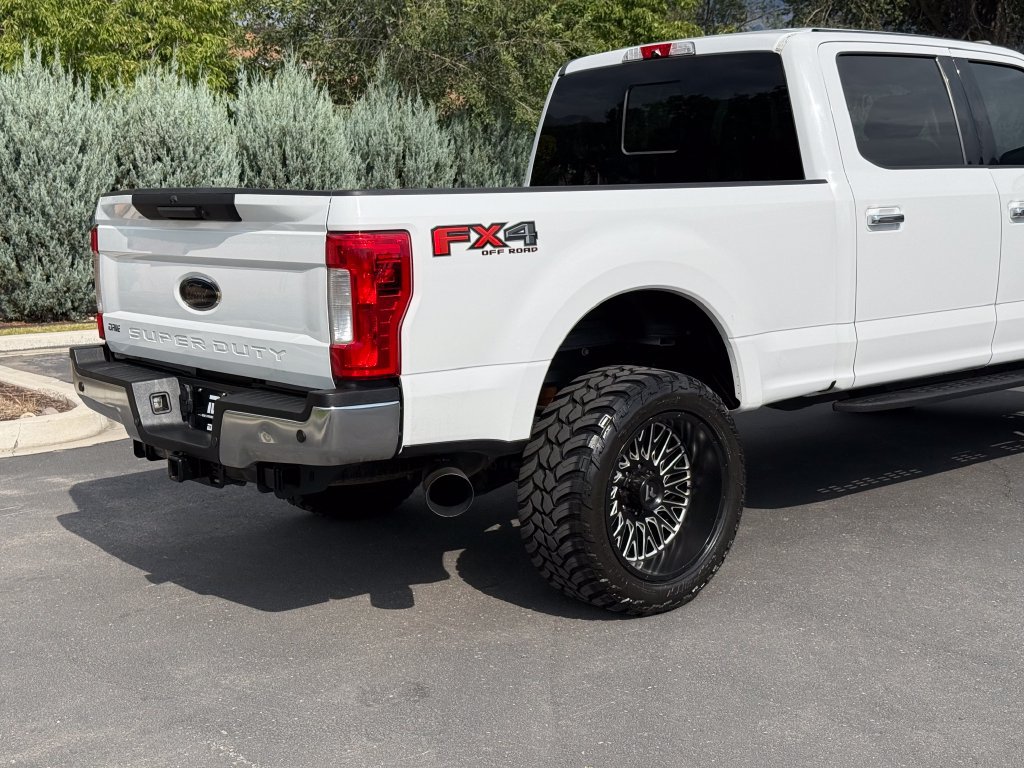 Used 2018 Ford F350 Lariat w/ Chrome Package AWD/4WD image 9