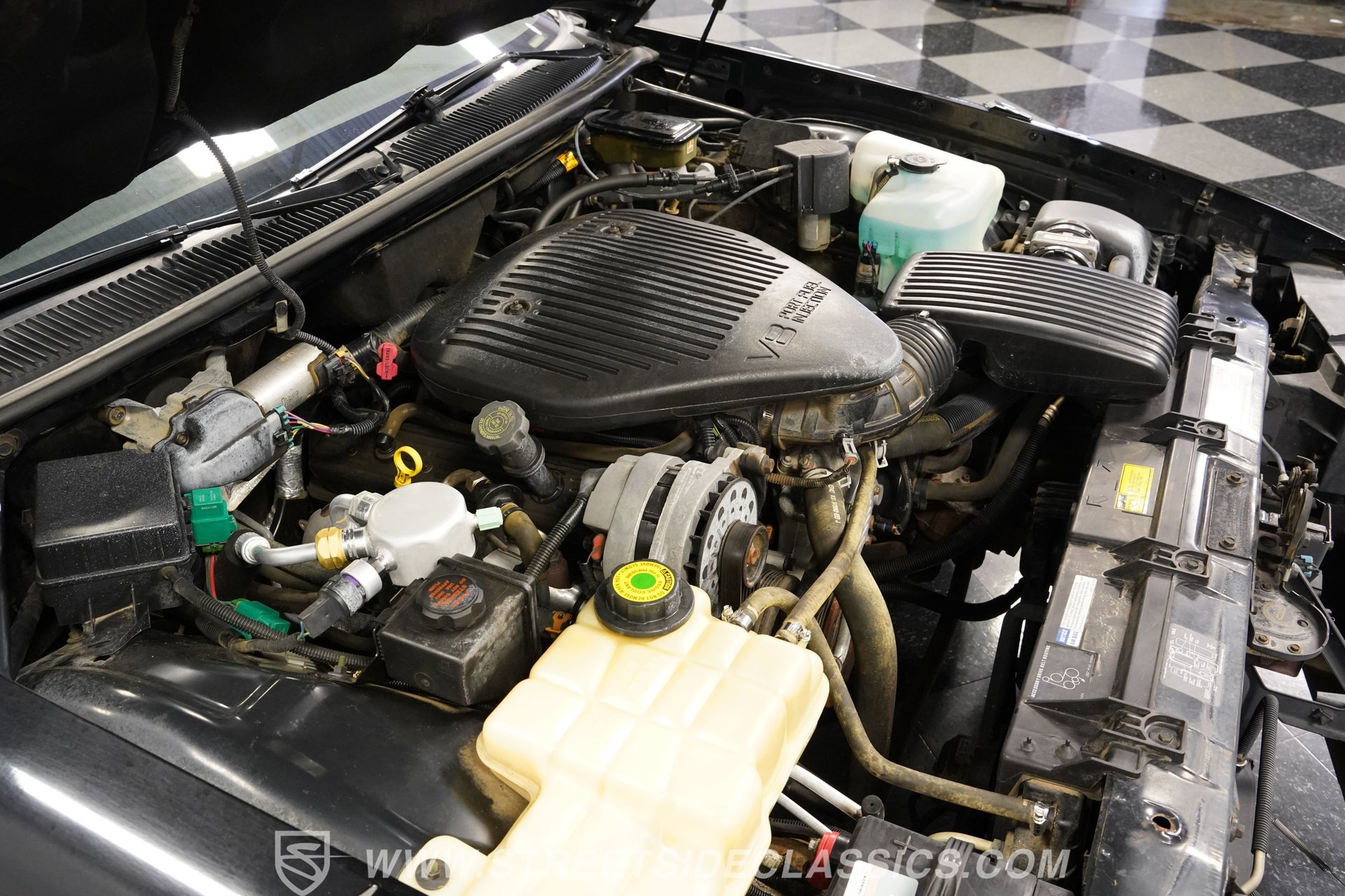 Used 1995 Cadillac Fleetwood Brougham RWD image 36