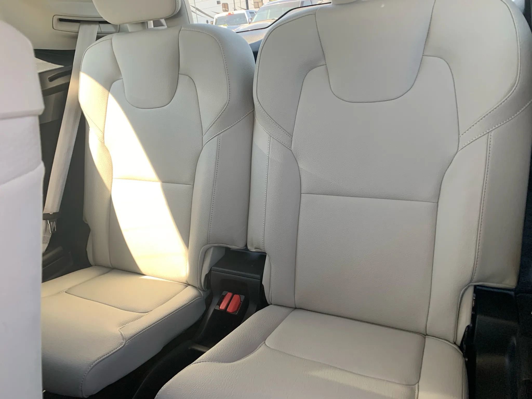Used 2023 Volvo XC90 B5 Core w/ Protection Package Premier image 10