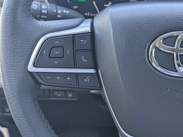 Used 2025 Toyota Sienna XLE FWD image 20