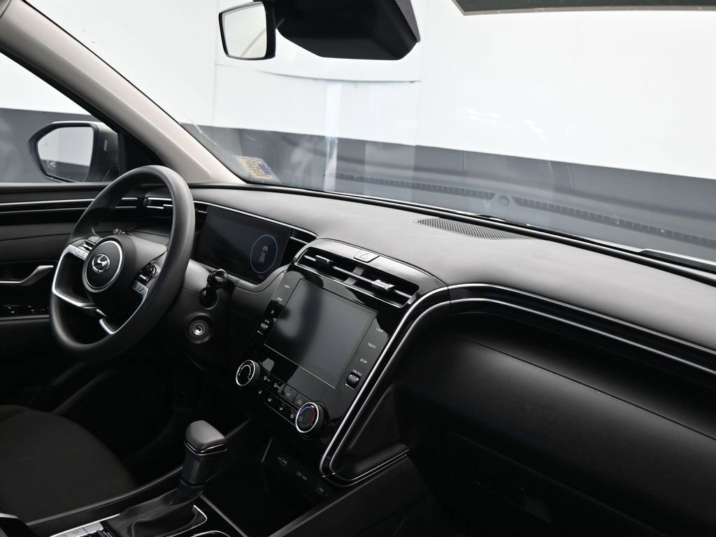 Used 2024 Hyundai Tucson SE image 12