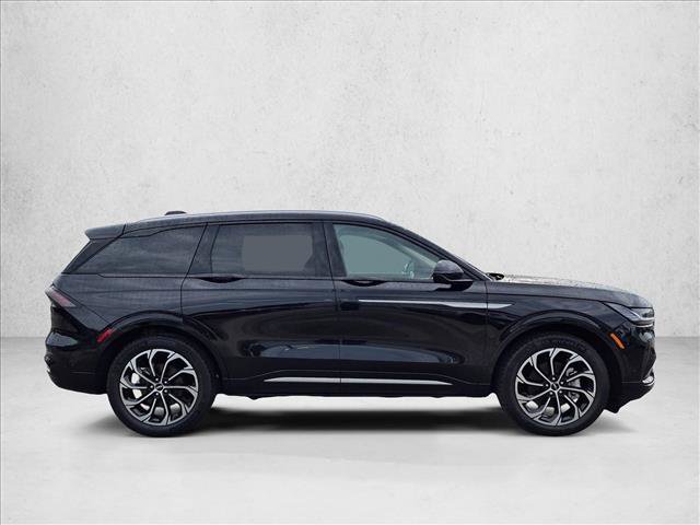 Used 2024 Lincoln Nautilus Reserve w/ Equipment Group 202A AWD/4WD image 4