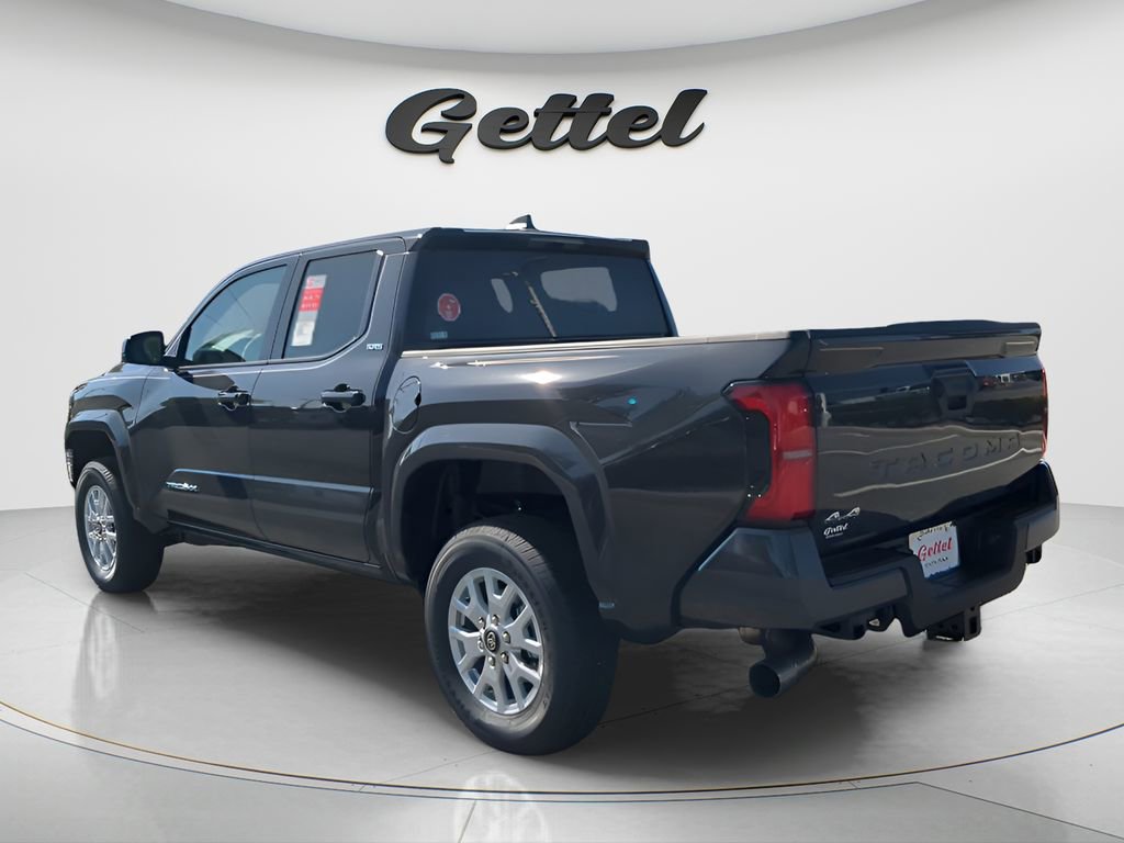 Used 2025 Toyota Tacoma SR5 image 15
