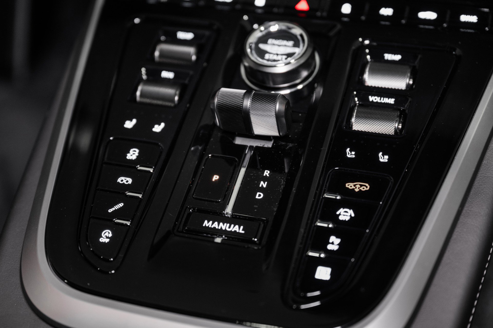 New 2026 Aston Martin DBX 707 image 37