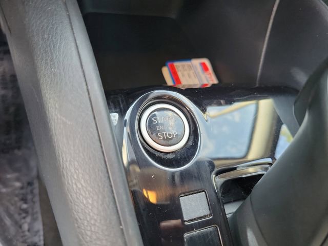 Used 2021 Nissan Versa S FWD image 21