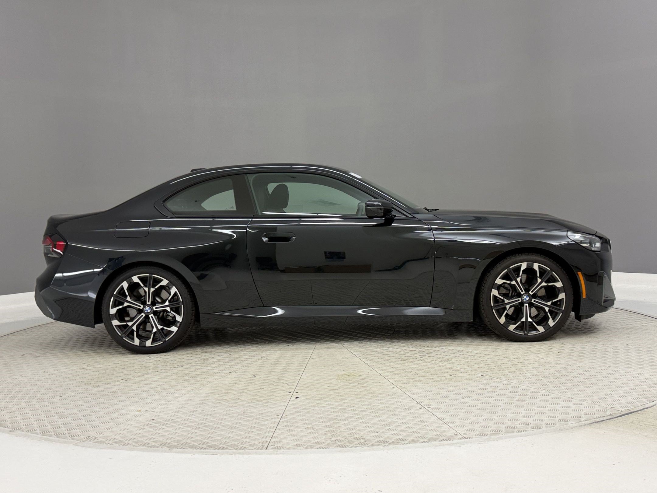 Used 2025 BMW 230i Coupe w/ Convenience Package RWD image 8