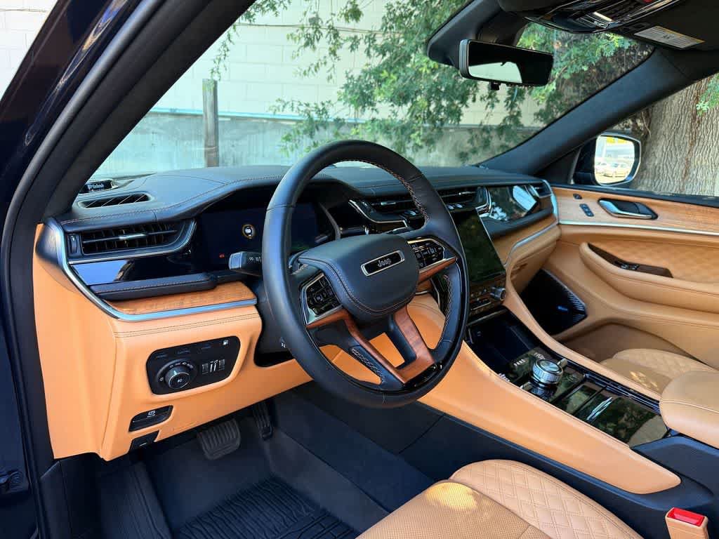 Used 2023 Jeep Grand Cherokee Summit AWD/4WD video 2