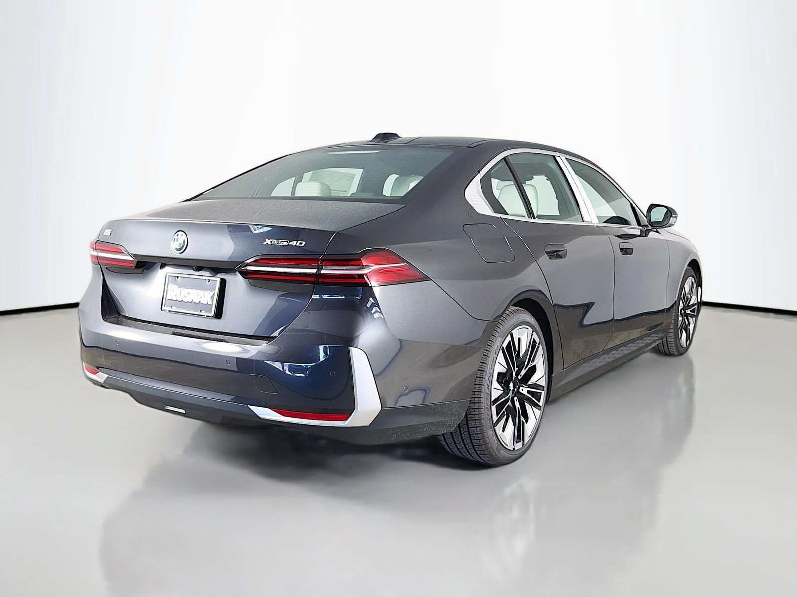 Used 2026 BMW i5 eDrive40 AWD/4WD image 7