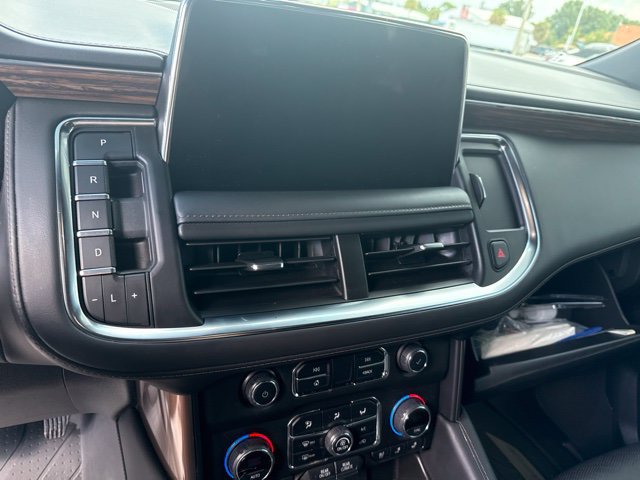 Used 2022 Chevrolet Suburban High Country RWD image 19