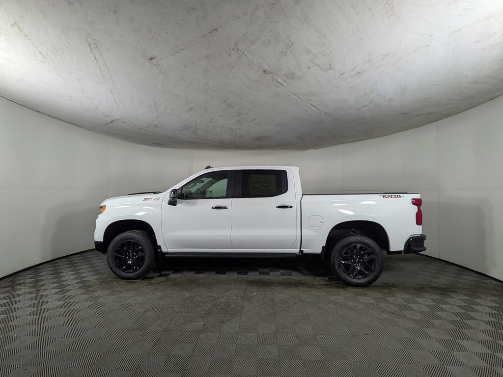 Used 2026 Chevrolet Silverado 1500 LT Trail Boss w/ LT Trail Boss Premium Package AWD/4WD image 3