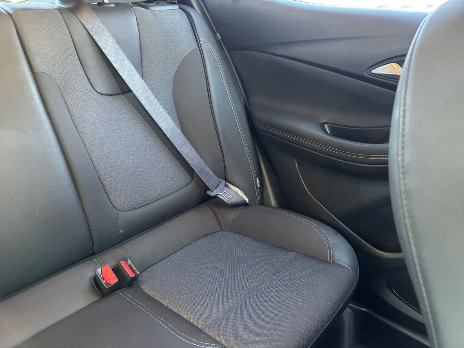 Used 2025 Buick Encore GX Preferred image 36