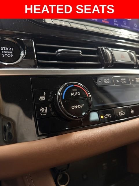 Certified 2025 Nissan Pathfinder Platinum w/ Black Appearance Package FWD image 10