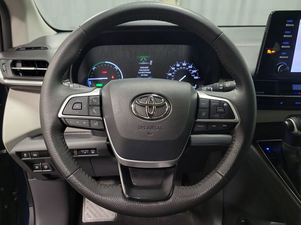 Used 2024 Toyota Sienna XLE AWD/4WD image 16