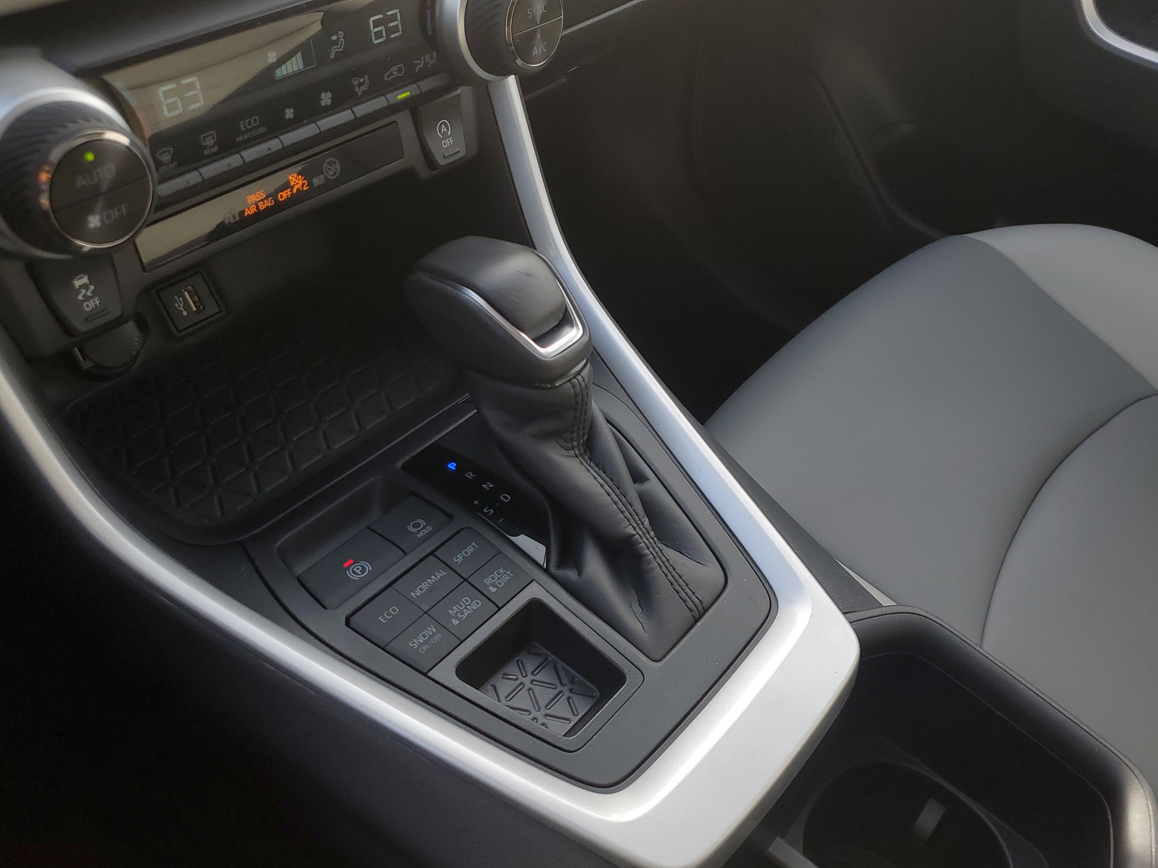 Used 2024 Toyota RAV4 XLE Premium image 23