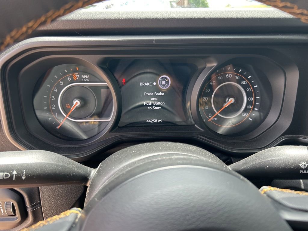 Used 2024 Jeep Gladiator Sport AWD/4WD image 3