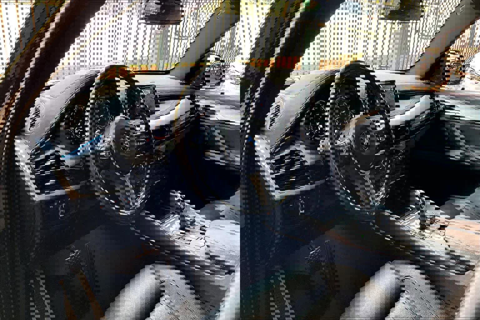 Used 2018 BMW X6 xDrive35i w/ M Sport Package image 17