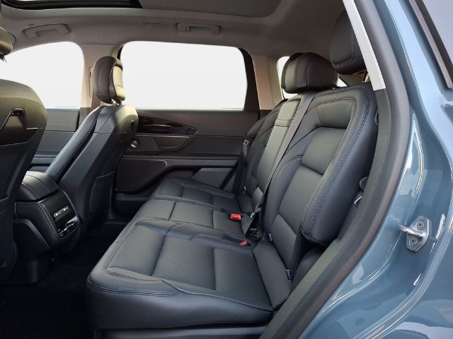 New 2026 Lincoln Nautilus Premier w/ Equipment Group 102A AWD/4WD image 9