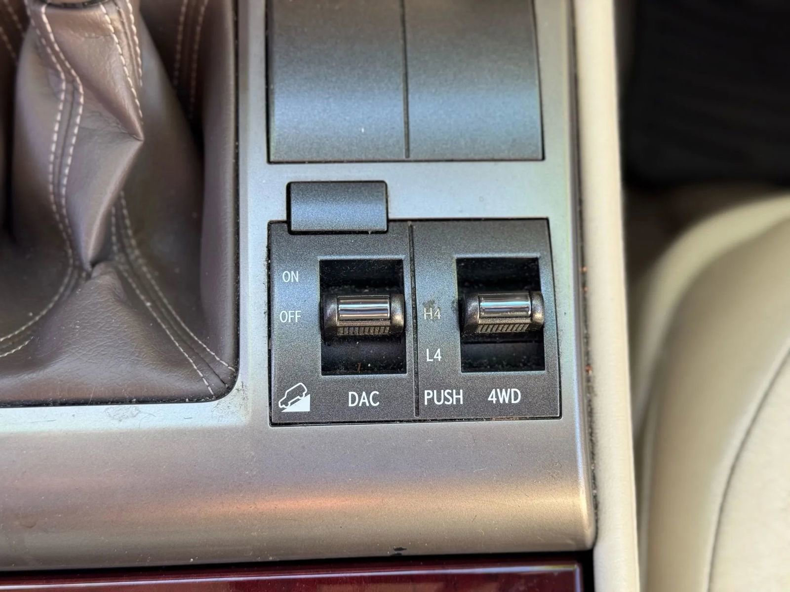 Used 2011 Lexus GX 460 image 28