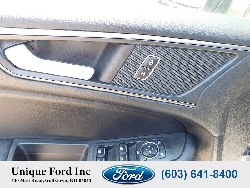Used 2021 Ford Edge SE image 19