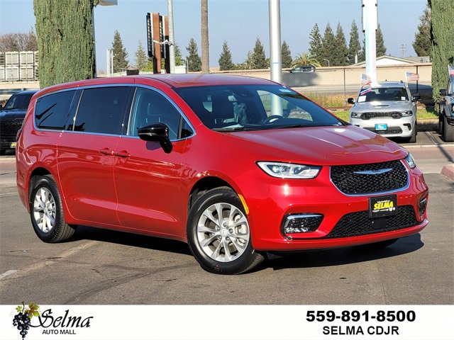 New 2026 Chrysler Pacifica Select