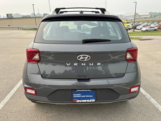 Used 2025 Hyundai Venue Limited FWD image 4