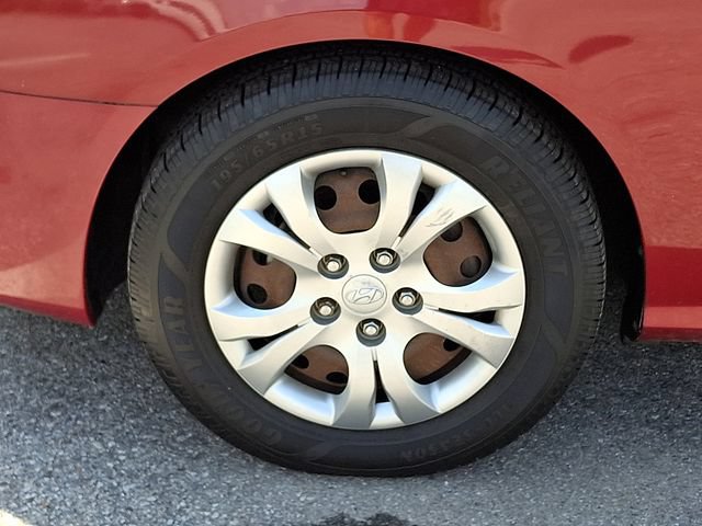 Used 2010 Hyundai Elantra GLS FWD image 9