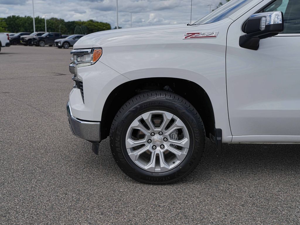 Used 2022 Chevrolet Silverado 1500 LTZ AWD/4WD image 11