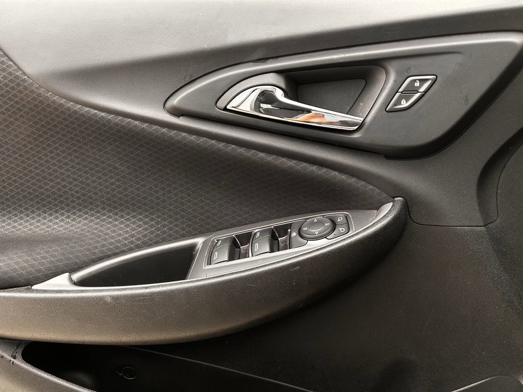 Used 2025 Chevrolet Malibu LT FWD image 24