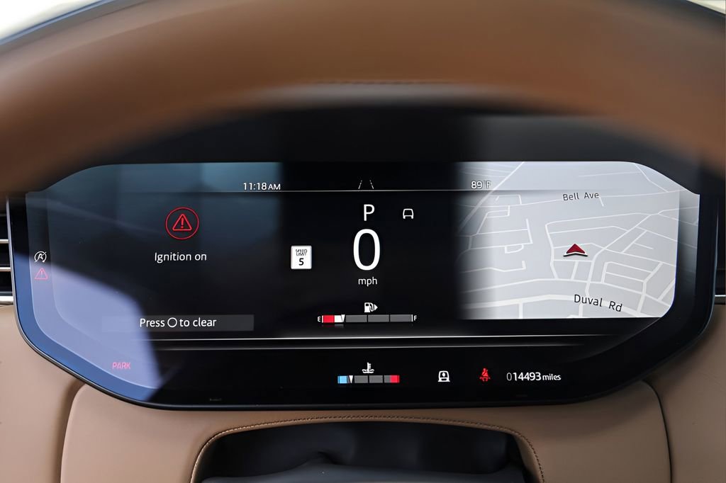 Used 2025 Land Rover Range Rover Autobiography image 11