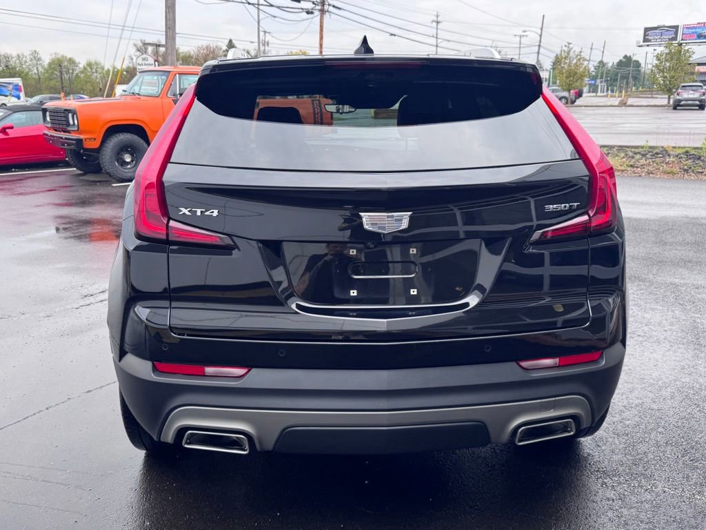 Used 2022 Cadillac XT4 Premium Luxury w/ LPO, Onyx Lite Package FWD image 4