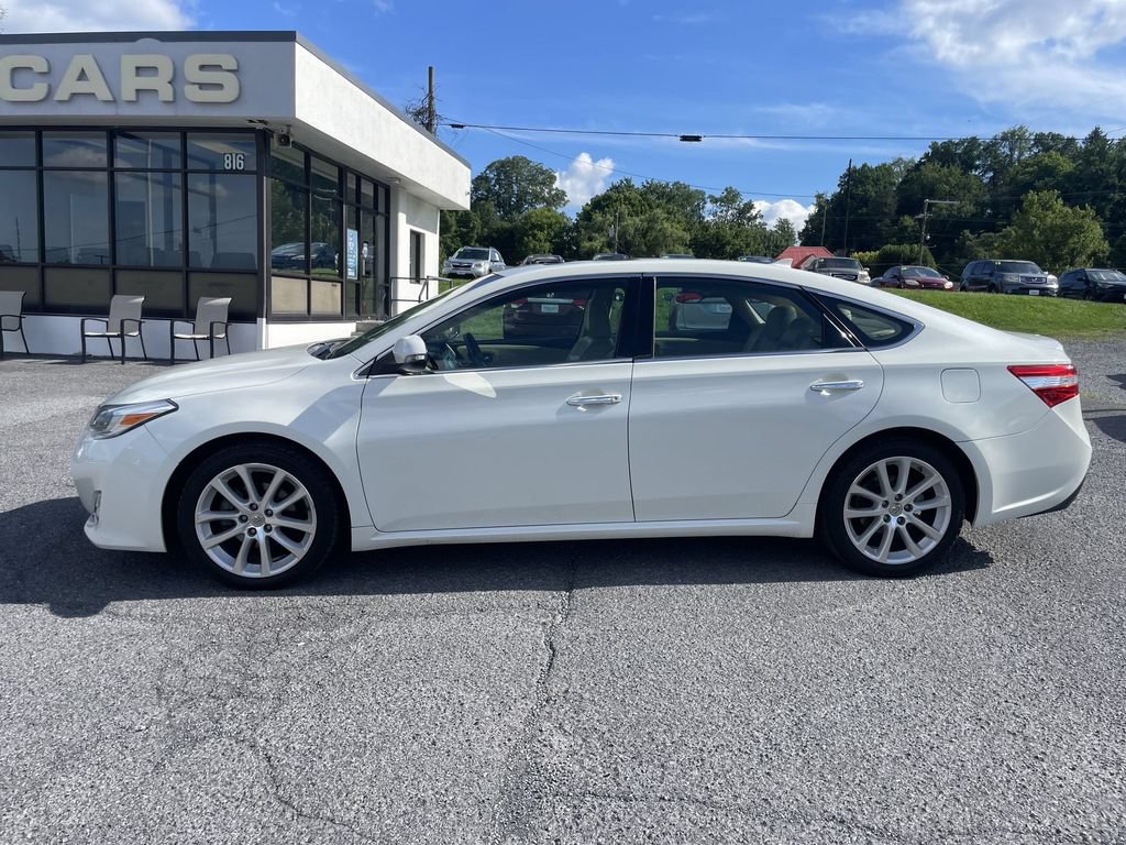 Used 2015 Toyota Avalon Limited FWD image 3
