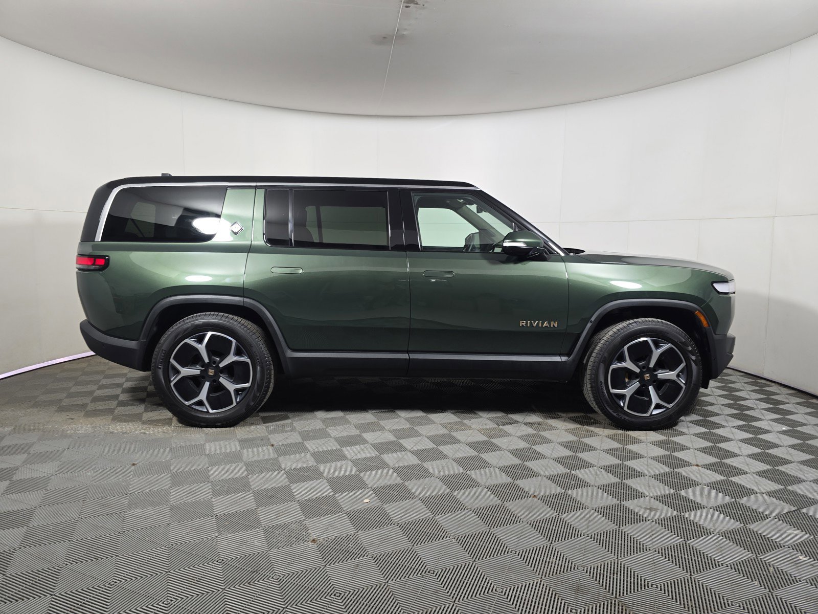 Used 2022 Rivian R1S Launch Edition image 6