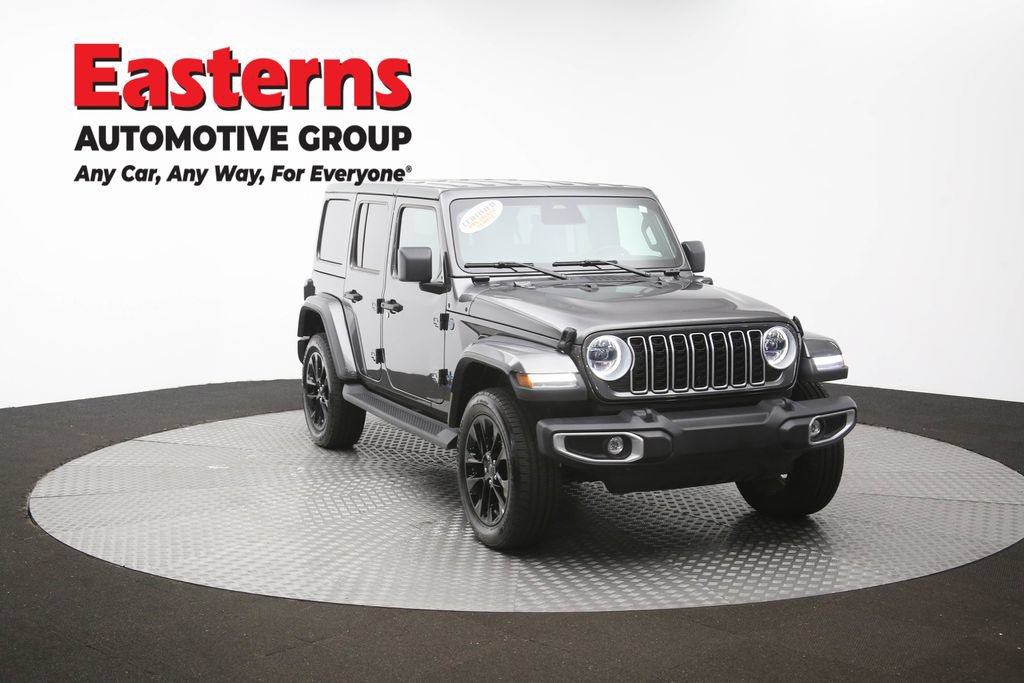 Used 2025 Jeep Wrangler Unlimited Sahara AWD/4WD image 46