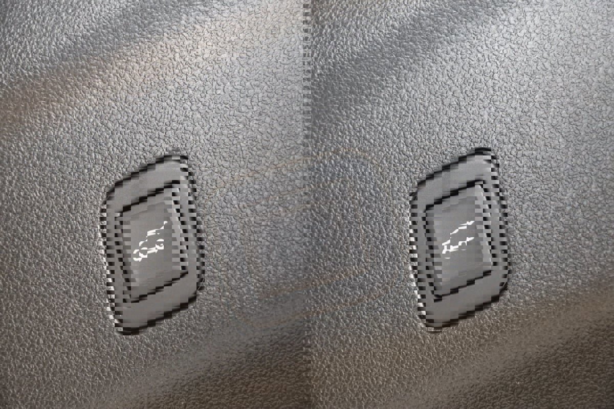 Used 2023 Cadillac Escalade Premium Luxury image 56