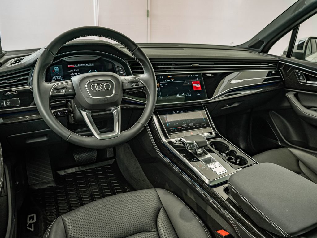 Used 2025 Audi Q7 3.0T Premium Plus w/ Premium Plus Package image 30