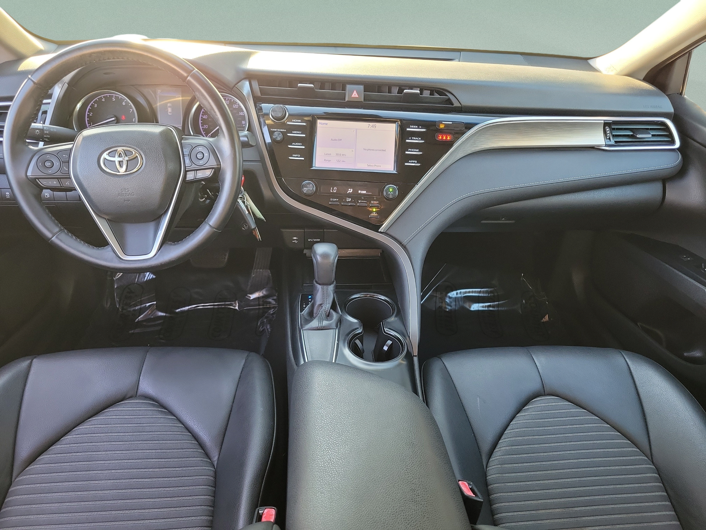 Used 2018 Toyota Camry SE FWD image 8