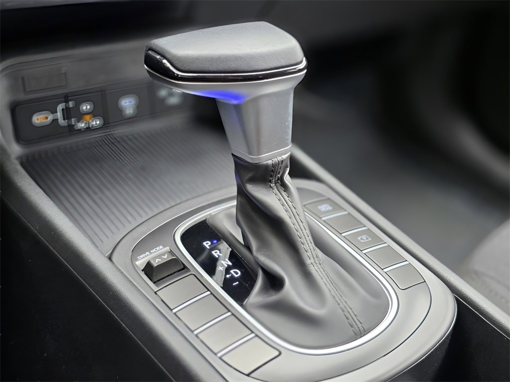 Certified 2025 Hyundai Kona SEL image 33