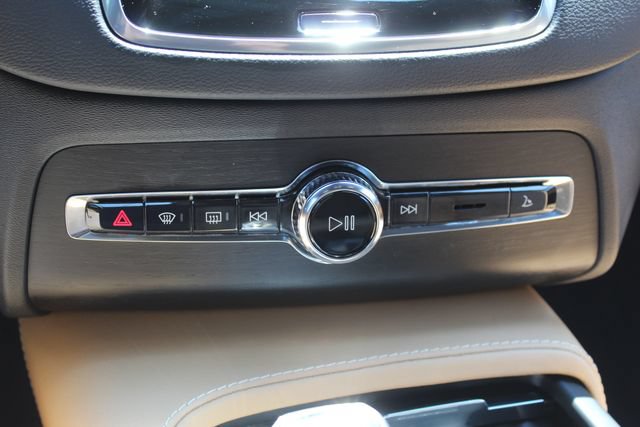 Certified 2023 Volvo XC90 B6 Ultimate w/ Protection Package Premier AWD/4WD image 27