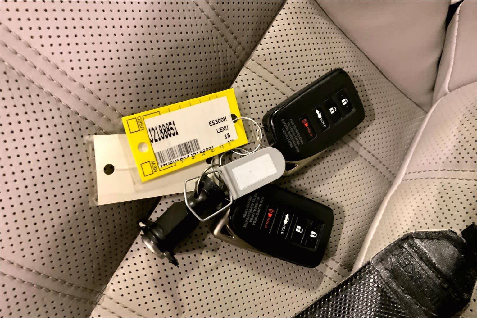 Used 2018 Lexus ES 300h w/ Luxury Package FWD image 15