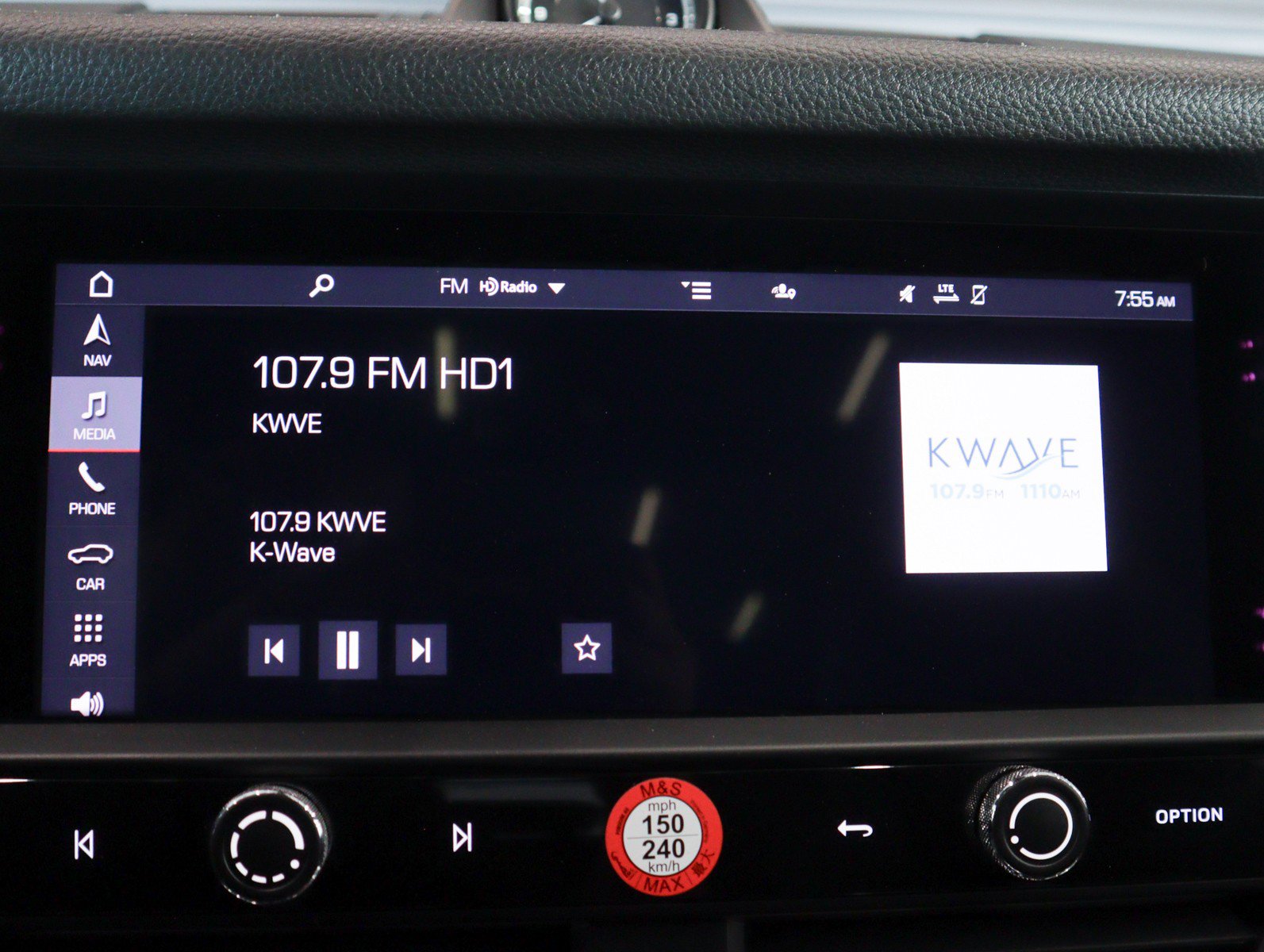 Certified 2023 Porsche Macan image 16