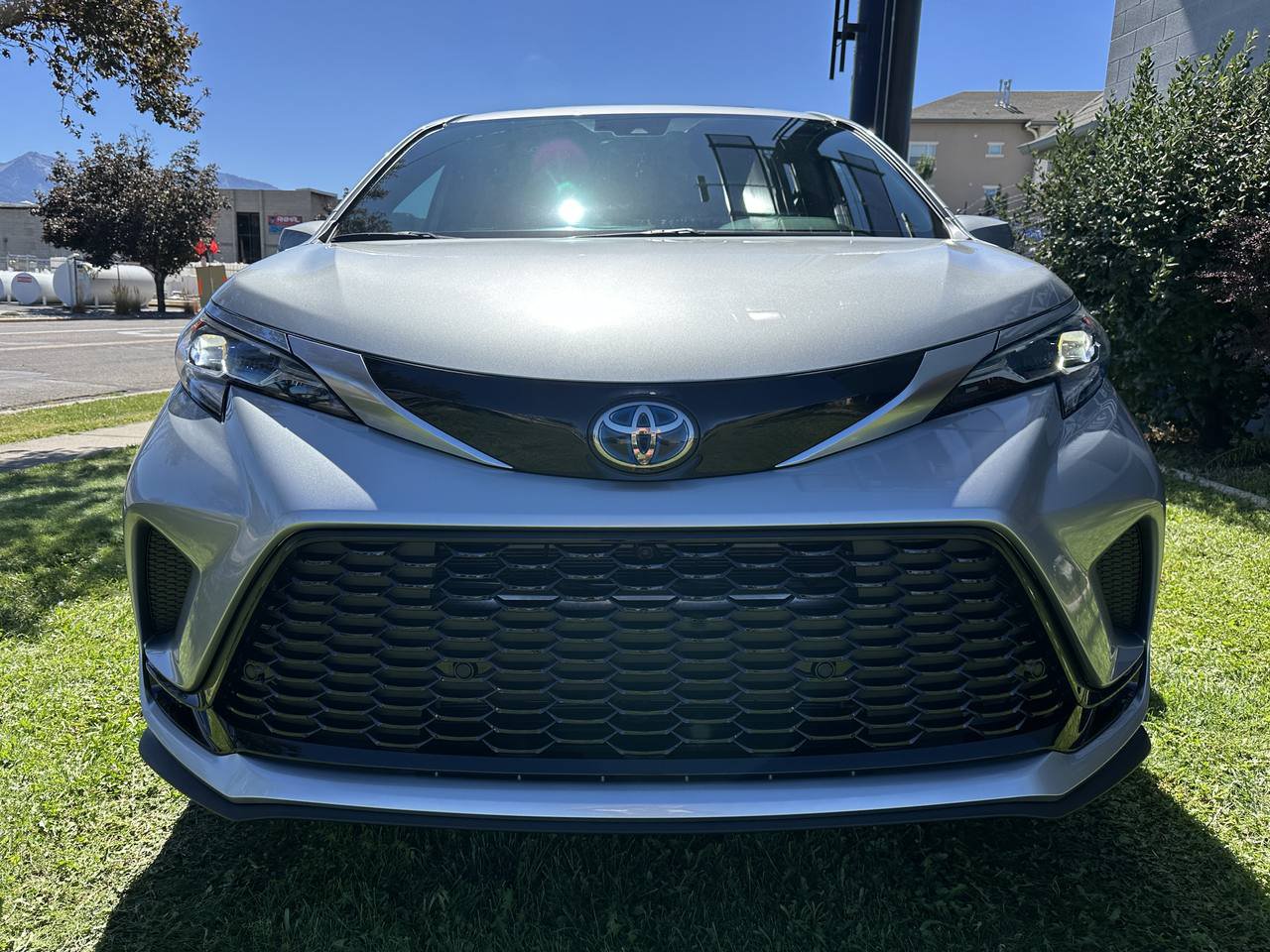 Used 2025 Toyota Sienna Platinum AWD/4WD image 13