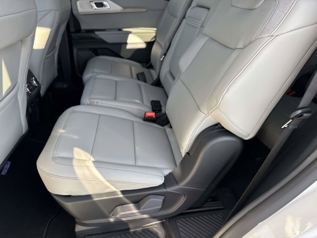 New 2026 Ford Explorer Active w/ Active Comfort Package RWD image 16
