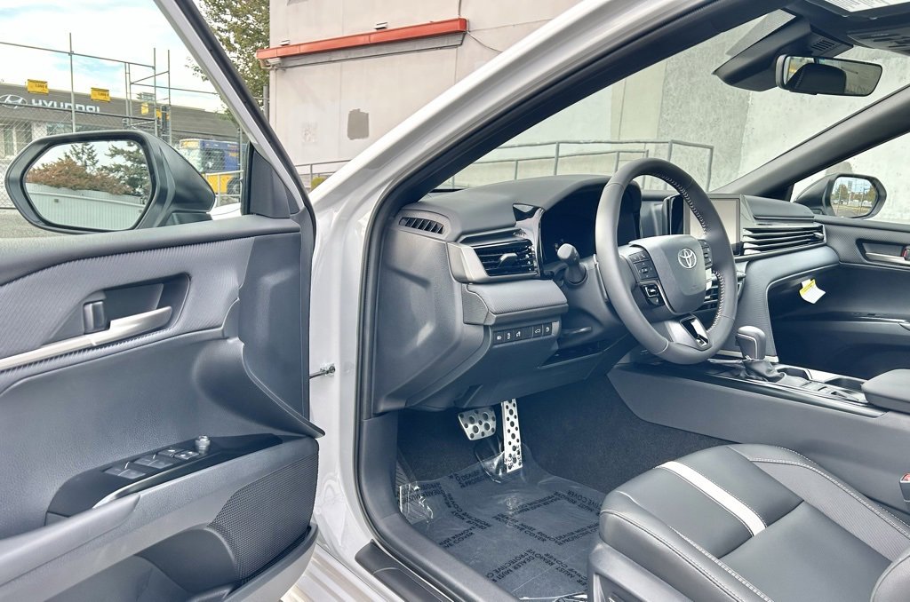 New 2026 Toyota Camry Hybrid image 9